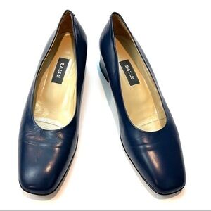 Vintage Navy leather Bally block kitten heels